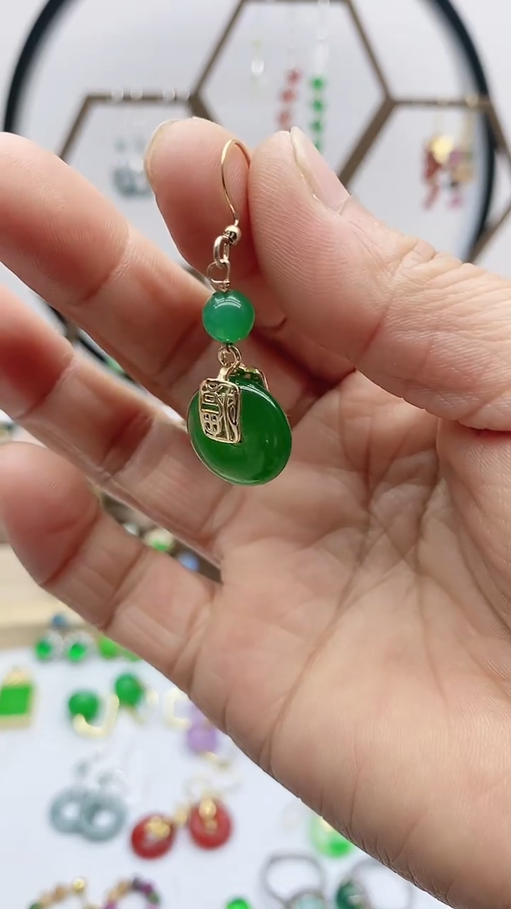 未镶嵌石英质玉（天山翠）耳饰74