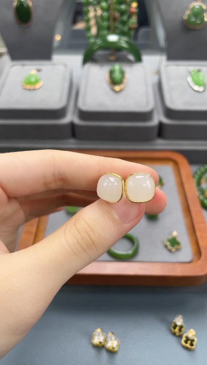 银S925镀金镶嵌和田玉耳饰 银S925镀金镶嵌 和田玉 耳饰