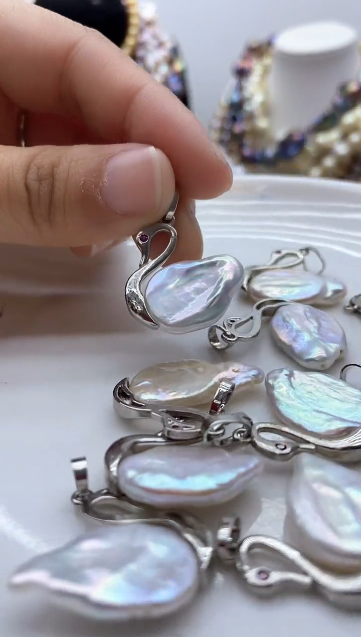 【闪购商品】淡水珍珠颈饰钛钢10