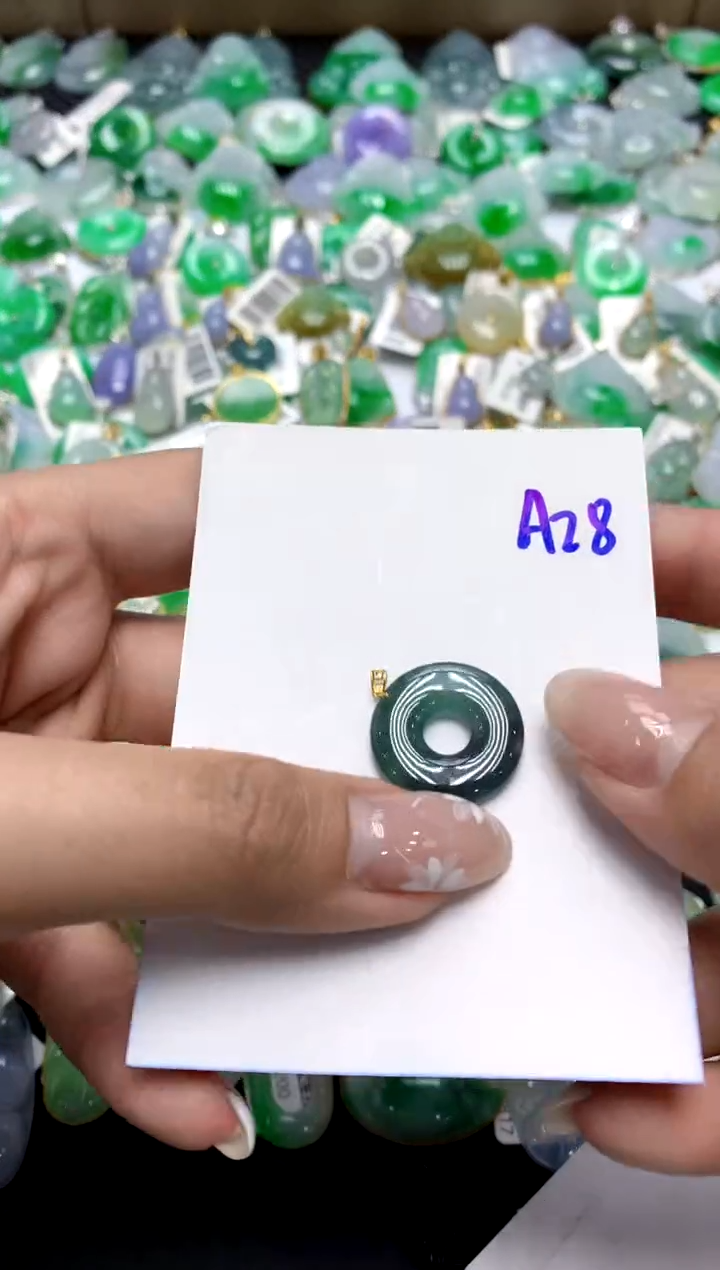 【闪购商品】翡翠颈饰18K金镶嵌111111111111