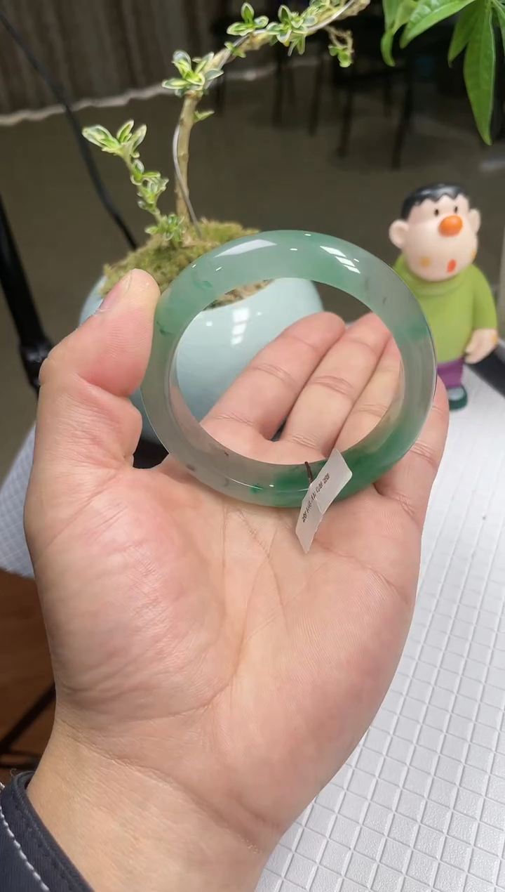 【闪购商品】石英质玉手镯未镶嵌非洲翠手镯多样性发货