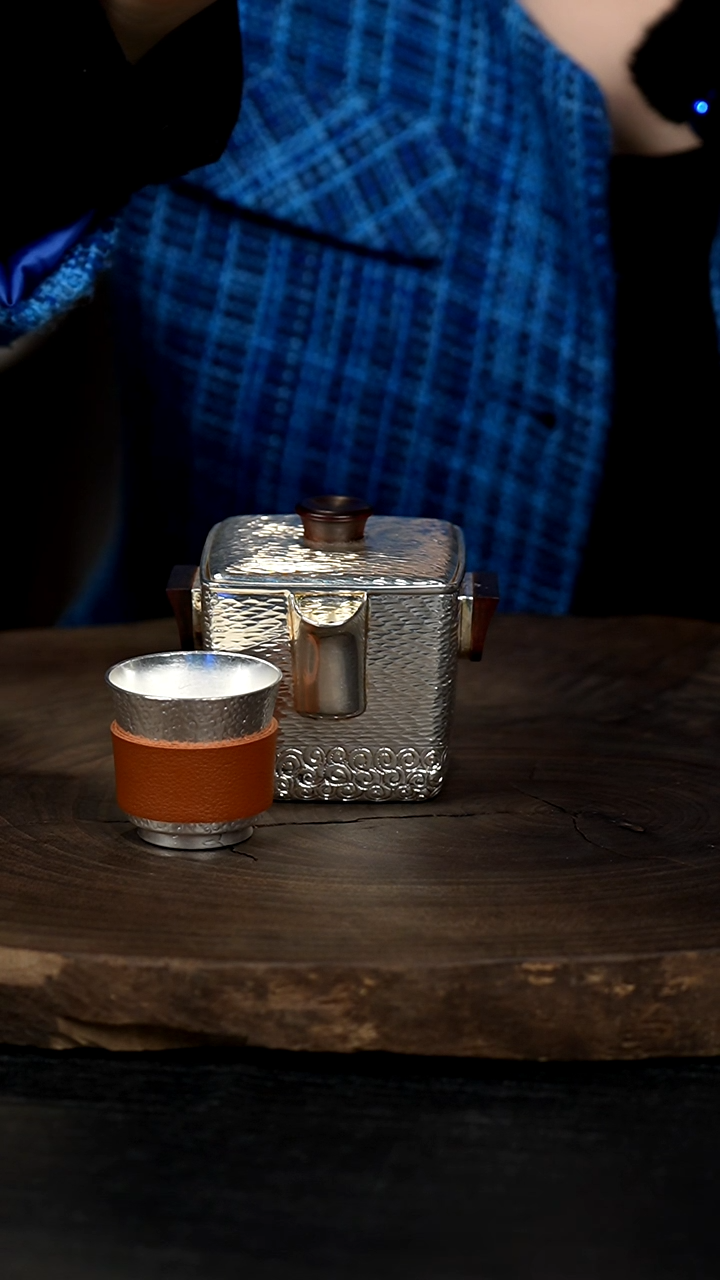 【闪购商品】手工水波银手抓+配1银杯