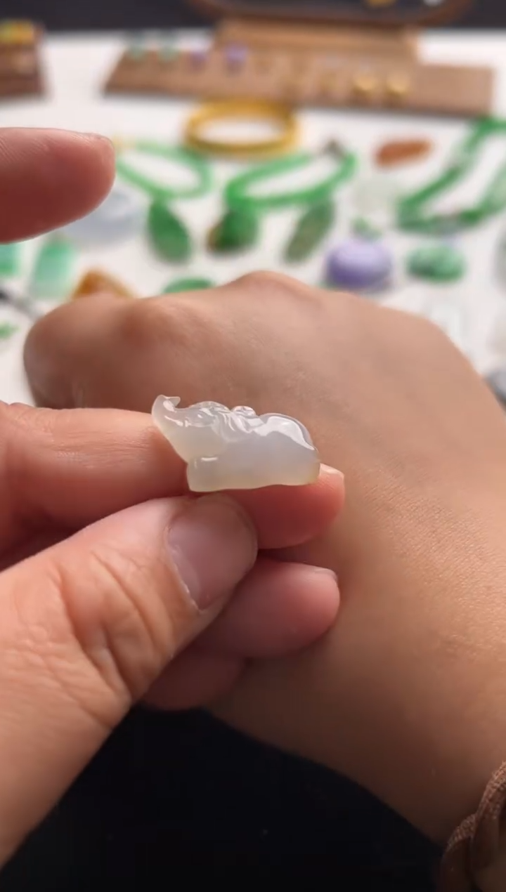 【闪购商品】翡翠裸石未镶嵌480大象