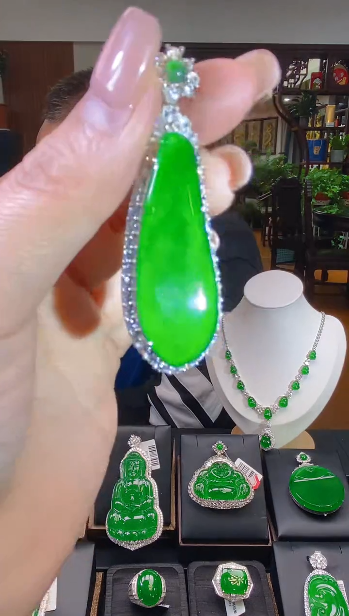 【闪购商品】翡翠吊坠(不含链)未镶嵌翡翠吊坠