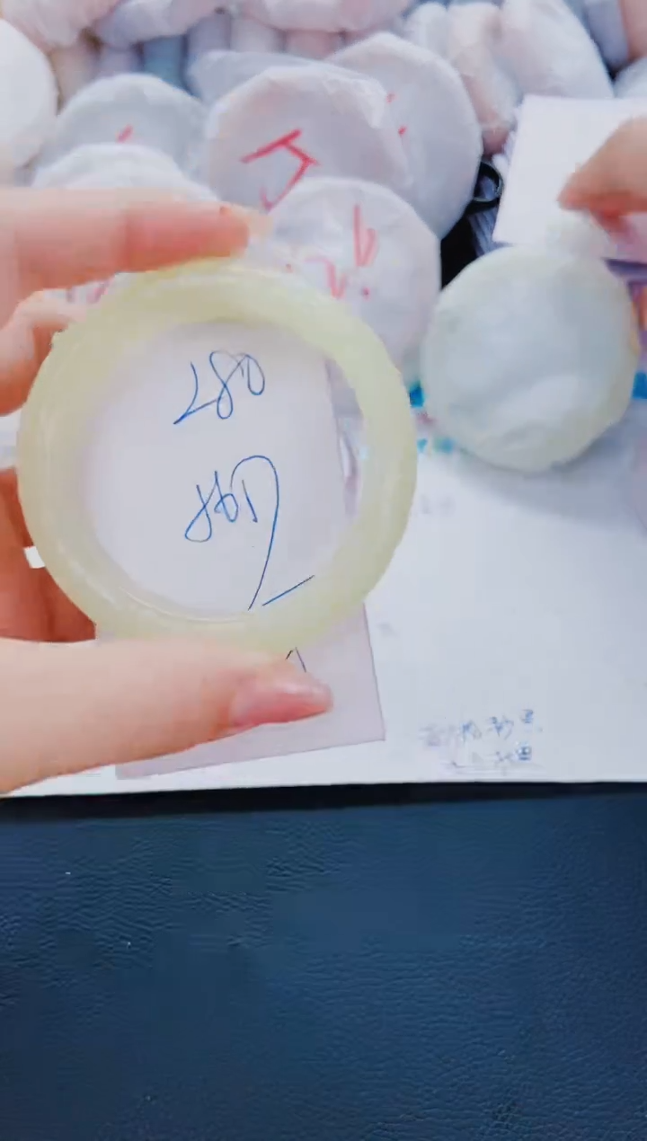 石英质玉手镯未镶嵌L80-56-57