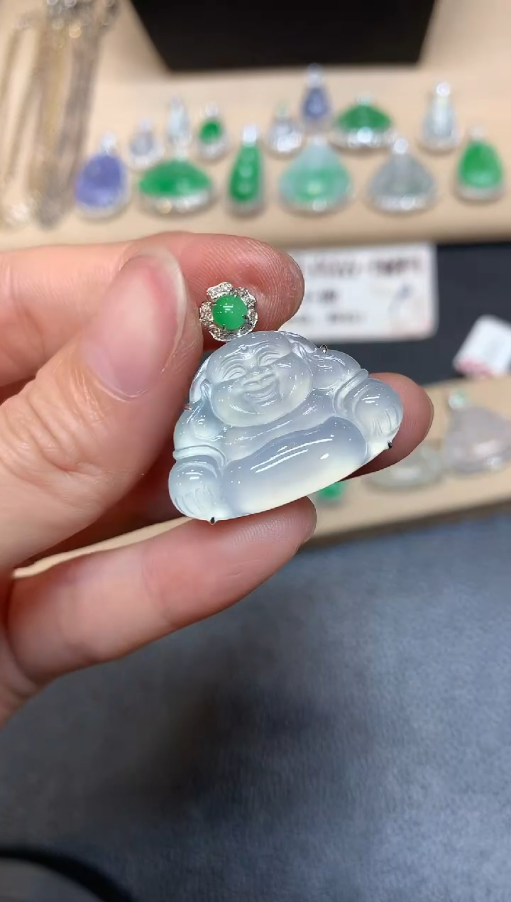 翡翠18K金镶嵌颈饰佛公【无服务费】