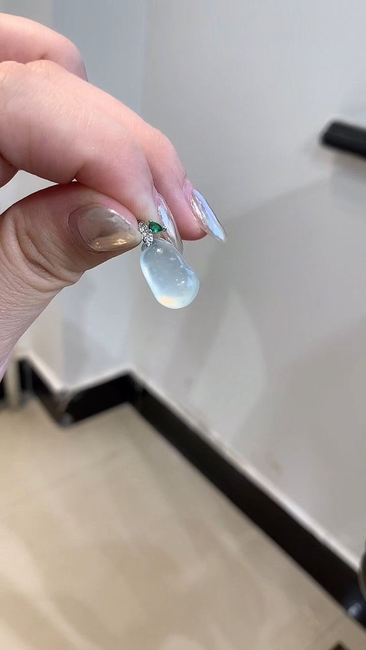 未镶嵌蛇纹石玉吊坠(不含链)福瓜