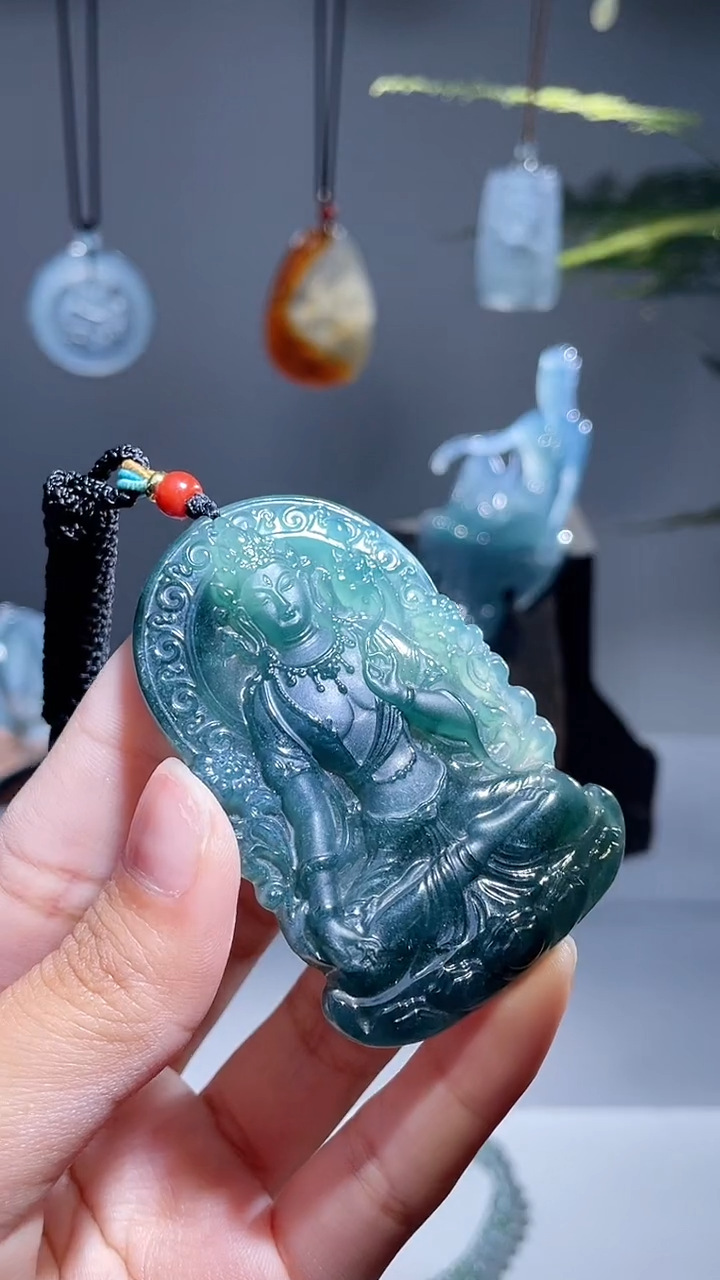 颈饰未镶嵌翡翠挂件