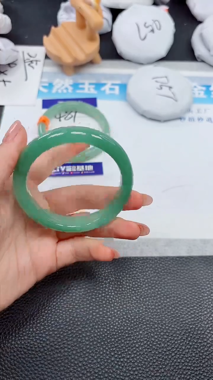 【闪购商品】石英质玉手镯未镶嵌482