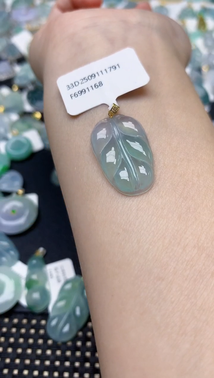 颈饰18K金镶嵌翡翠天然缅甸A货翡翠