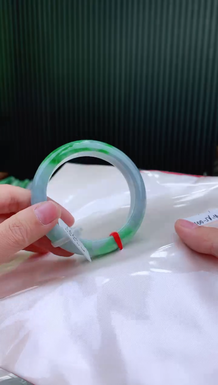 未镶嵌手镯翡翠56