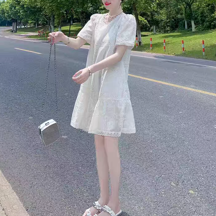 T2063夏季新款泡泡袖圆领绣花连衣裙女宽松遮肚子荷叶边娃娃裙A12