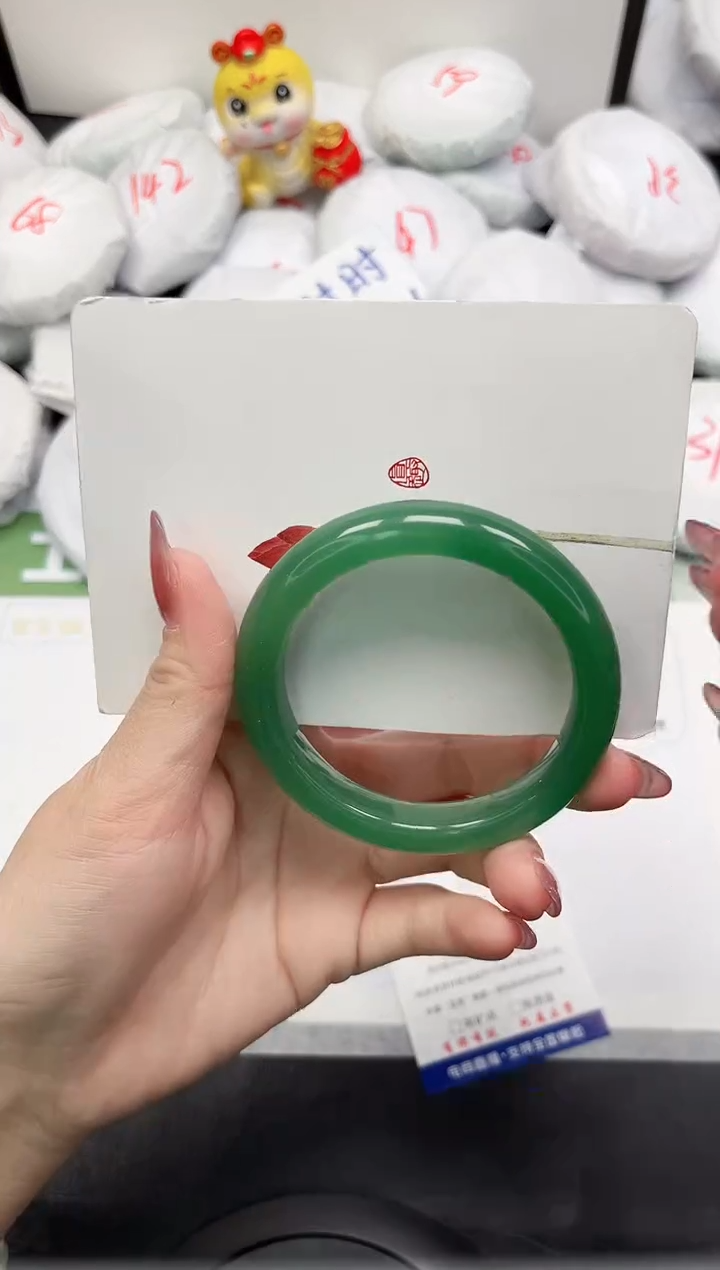 【闪购商品】石英质玉手镯未镶嵌458-56.6