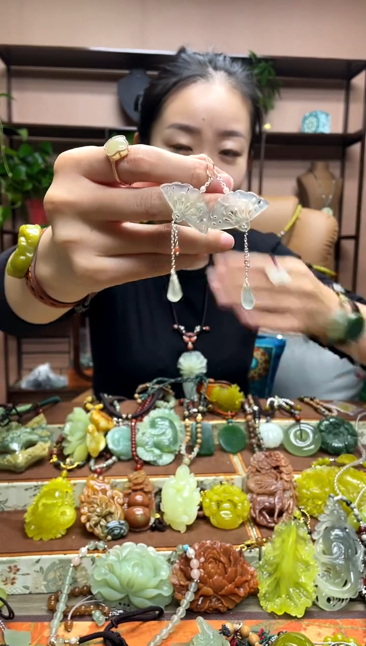 银S925镶嵌岫玉耳饰·