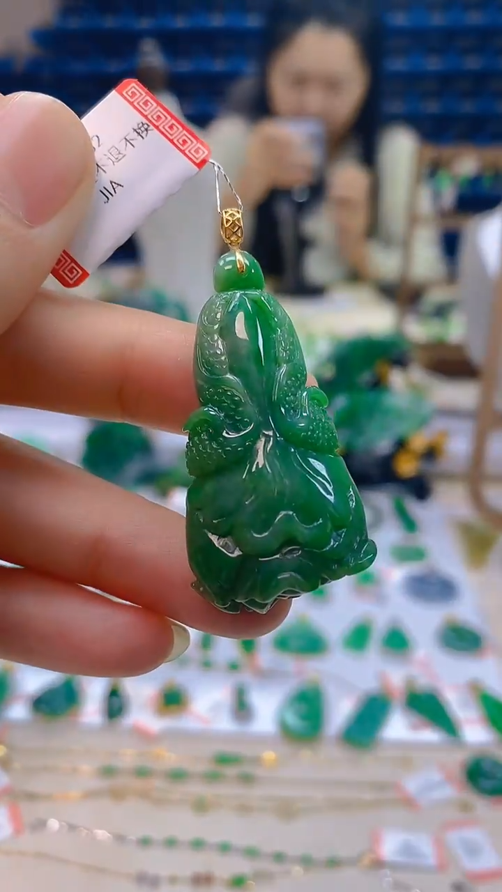 颈饰18K金镶嵌翡翠新号开播 全场乱卖