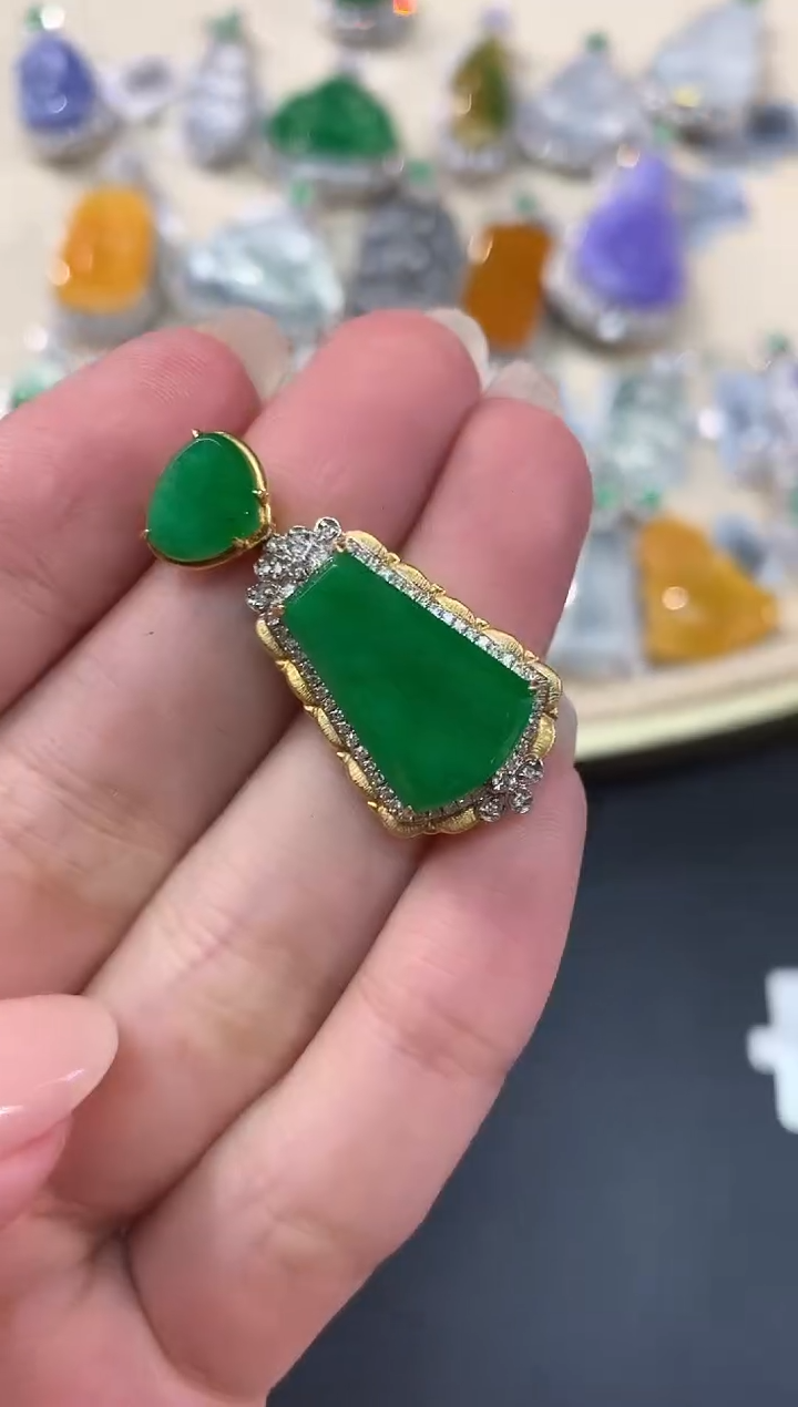 【闪购商品】翡翠吊坠(不含链)18K金镶嵌吊坠A242|11800