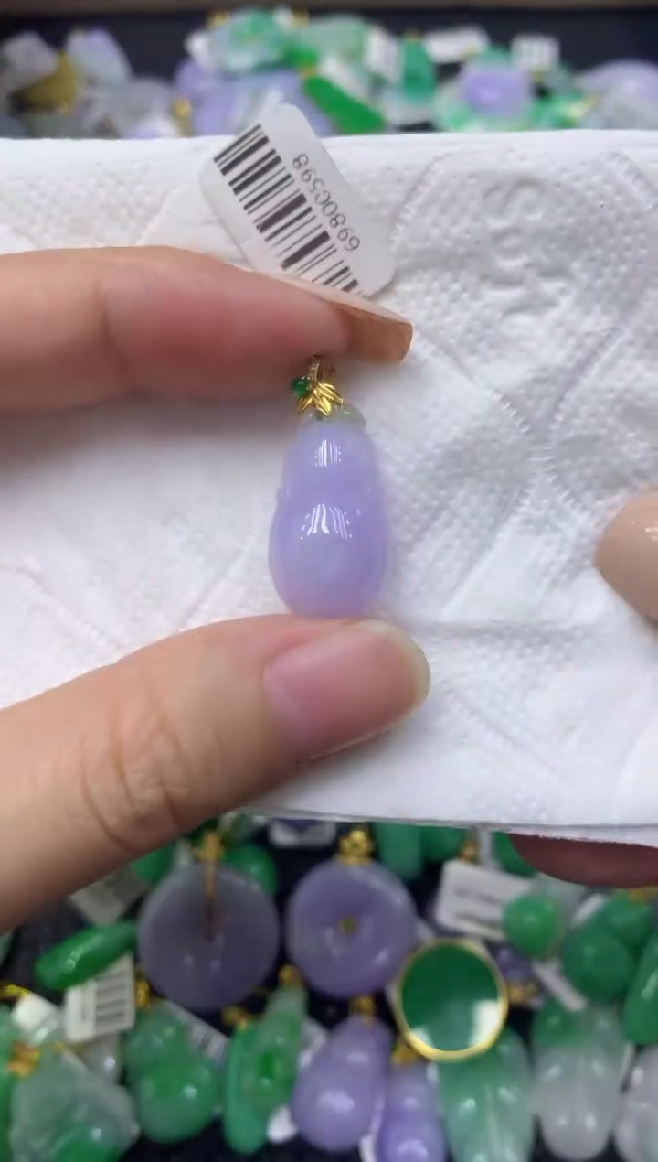 颈饰18K金镶嵌翡翠天然缅甸翡翠A货