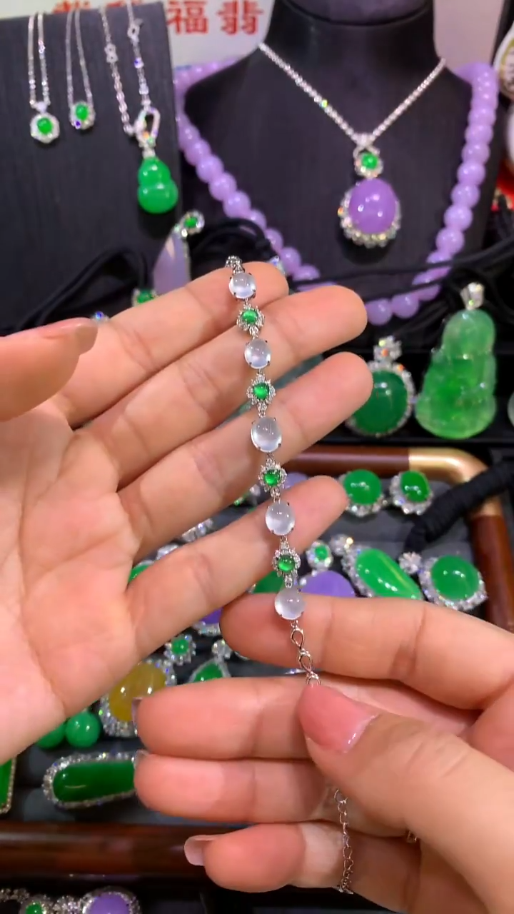 18K金镶嵌手链翡翠手链