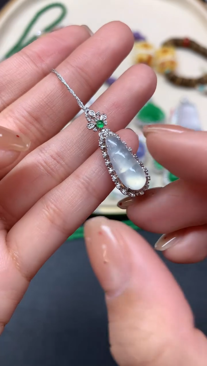 【闪购商品】翡翠吊坠(不含链)18K金镶嵌吊坠A194|3980