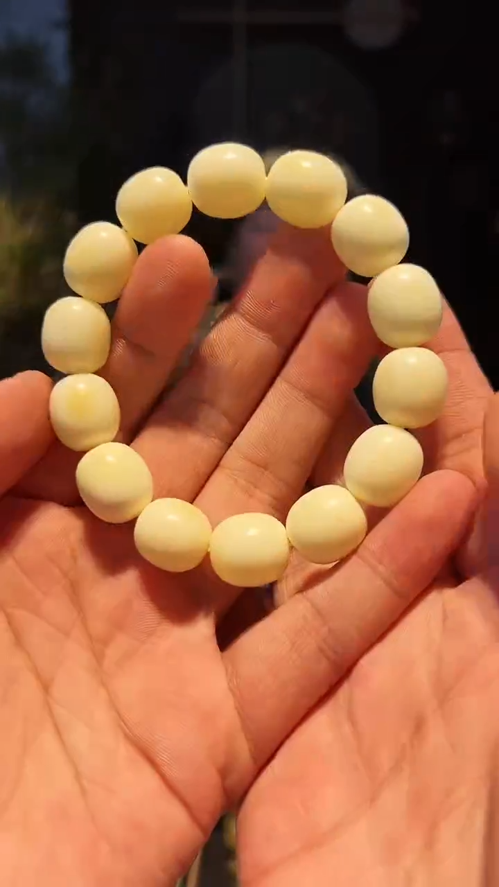 【闪购商品】蜜蜡手串未镶嵌13+(枣瓷白)