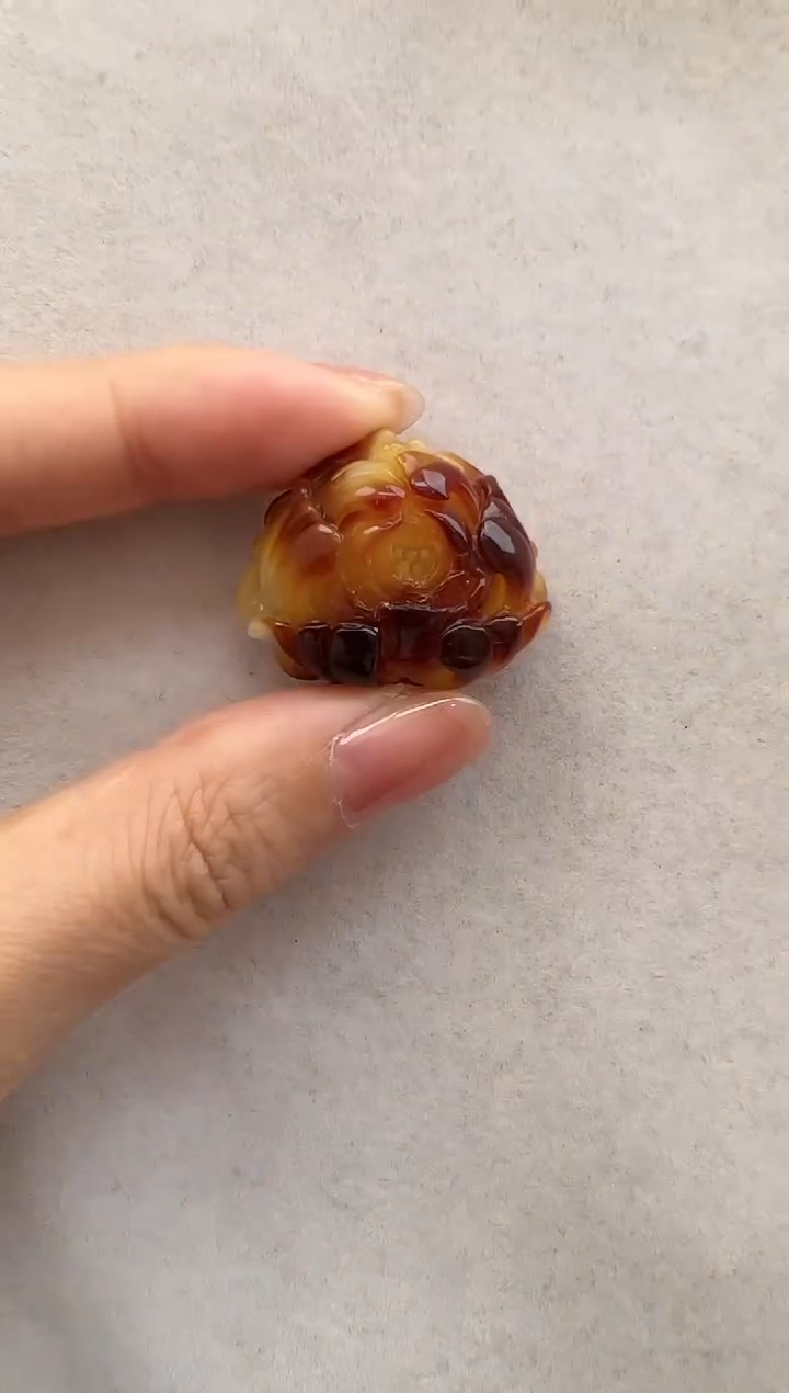 【闪购商品】琥珀裸石未镶嵌10203228-吊坠