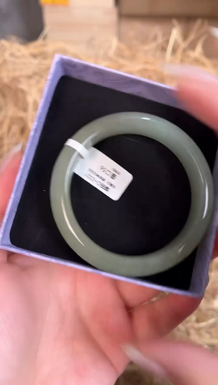 未镶嵌手镯石英质玉D-0331