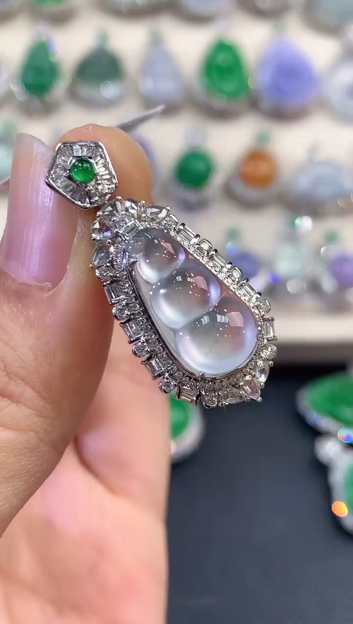 【闪购商品】翡翠吊坠(不含链)18K金镶嵌D40