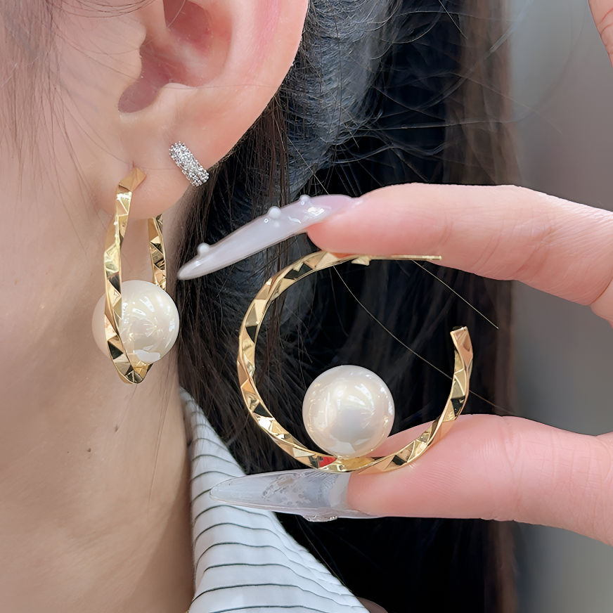 铜合金合成锆石耳饰 轻奢耳扣时尚气质耳环女金色耳圈秋冬耳钉