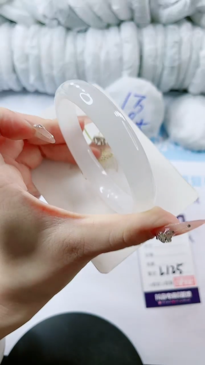 【闪购商品】石英质玉手镯未镶嵌多样性发货L125-62