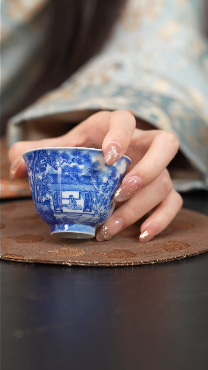 【闪购商品】杯恒垣山房青花对竹图