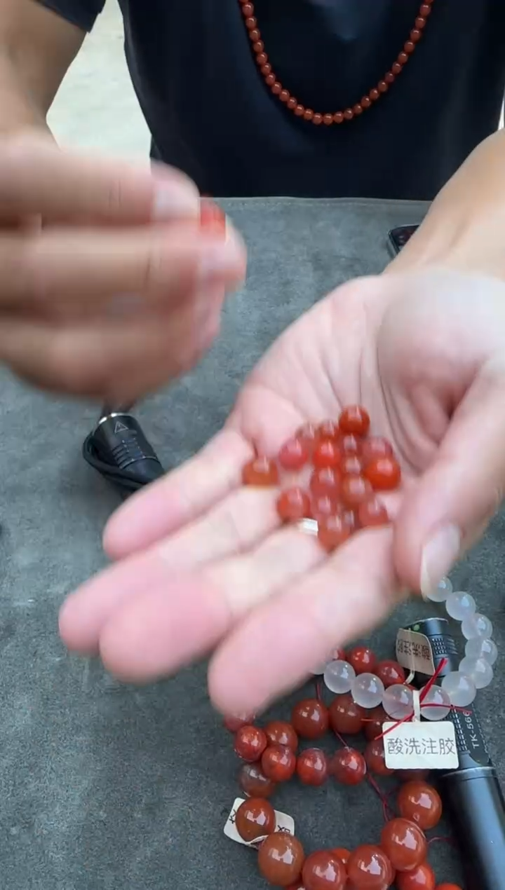 未镶嵌珠南红玛瑙原矿无优化多样发一颗有坑裂介意别拍尺寸随机