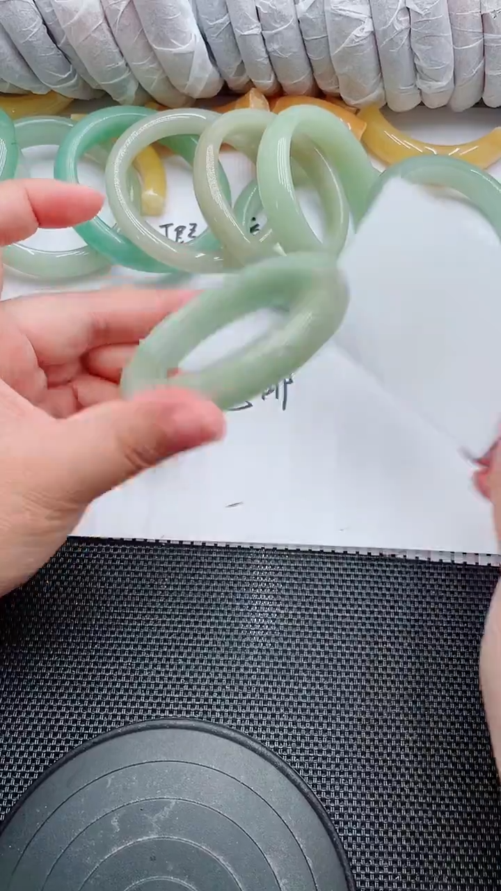 未镶嵌手镯石英质玉67-59-60