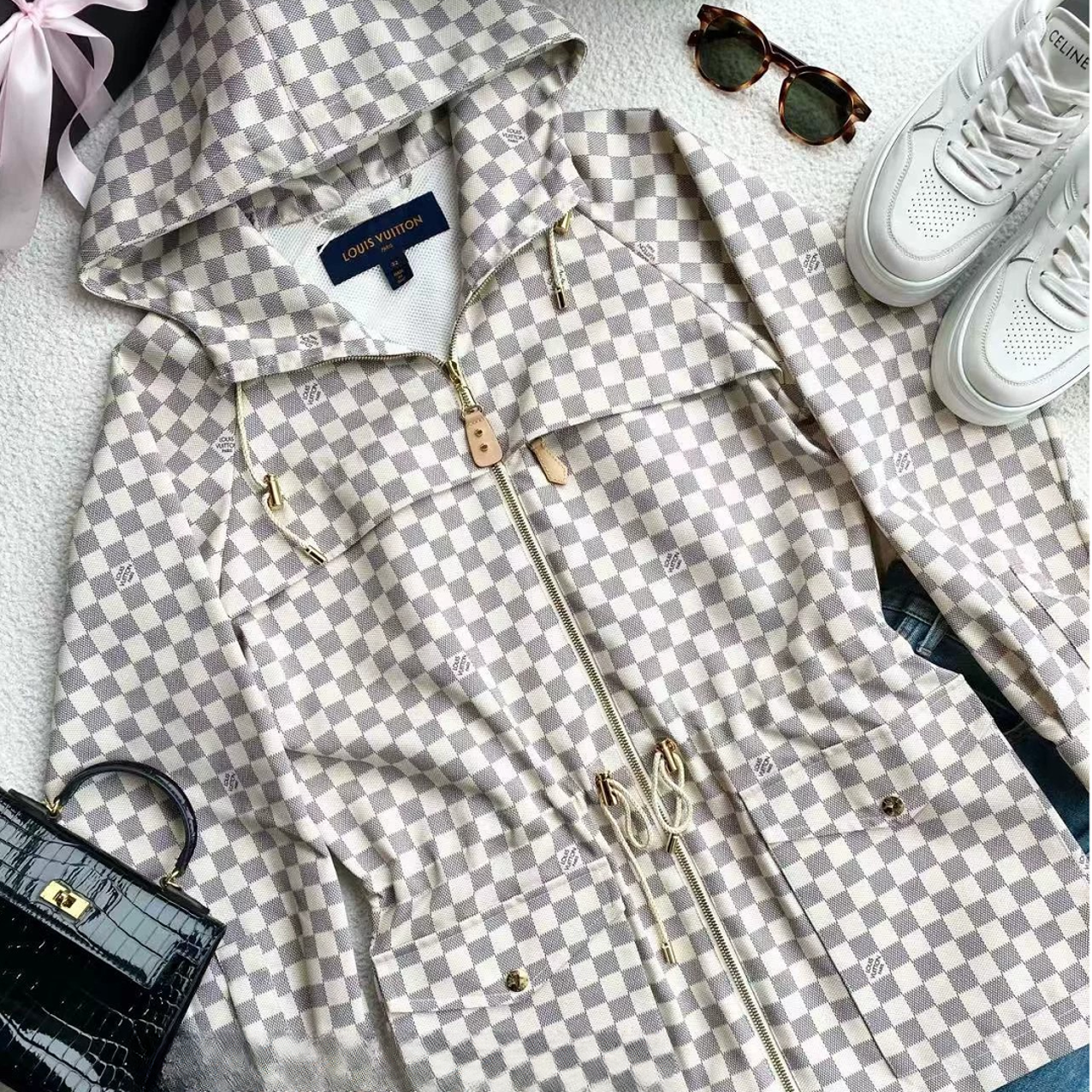 未使用 LouisVuitton/路易威登 棋盘格连帽冲锋衣 米色36