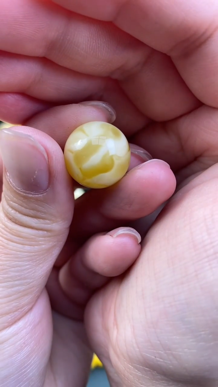 【闪购商品】琥珀裸石未镶嵌月.14/卡16