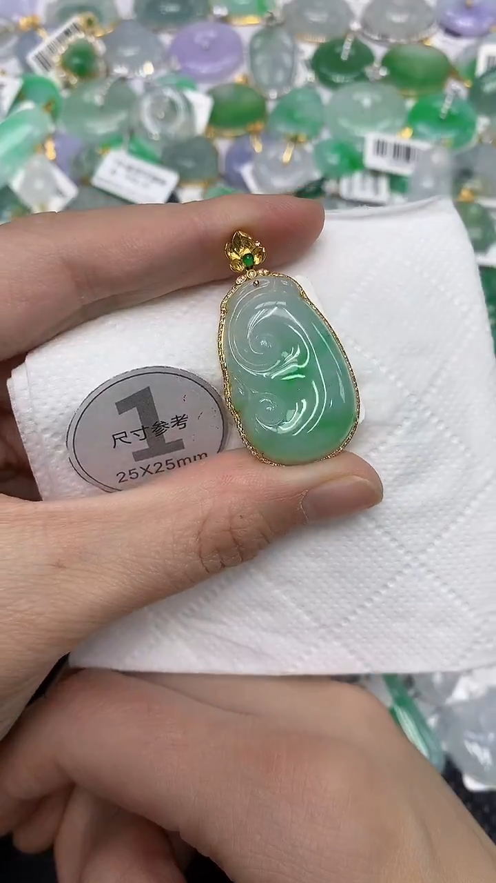 颈饰18K金镶嵌翡翠11111111