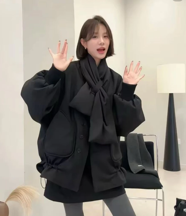 新款短款羽绒服收口袖系扣休闲风常规款设计师气质网红短外套女