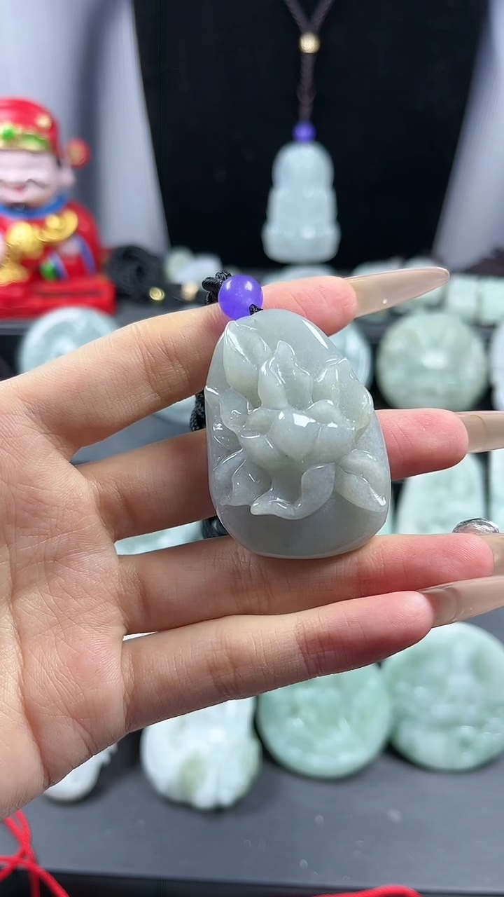 【闪购商品】翡翠颈饰未镶嵌花开富贵