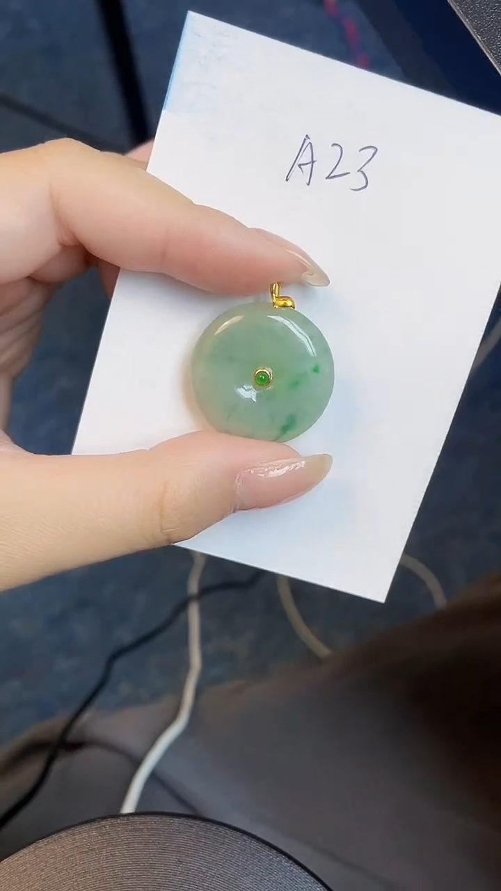 【闪购商品】翡翠颈饰18K金镶嵌00000000