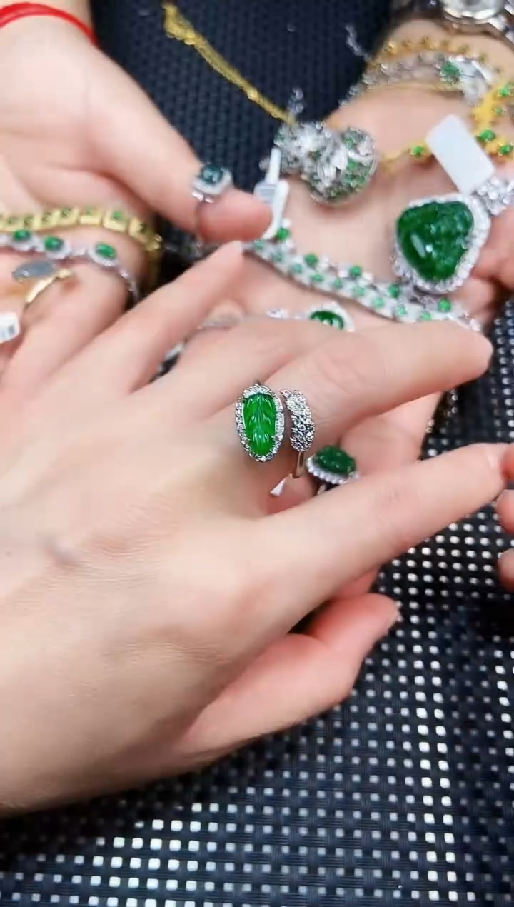 【闪购商品】翡翠戒指未镶嵌1111111111