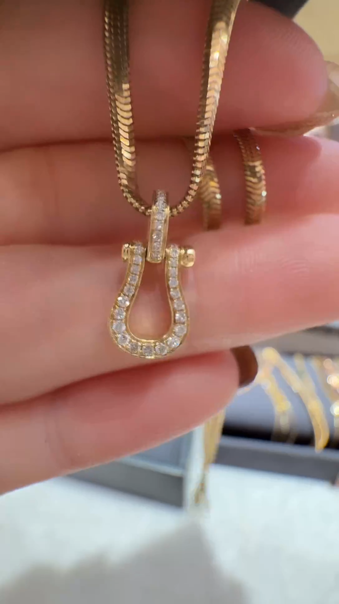 吊坠(不含链)18K金镶嵌钻石马蹄吊坠（万能扣）