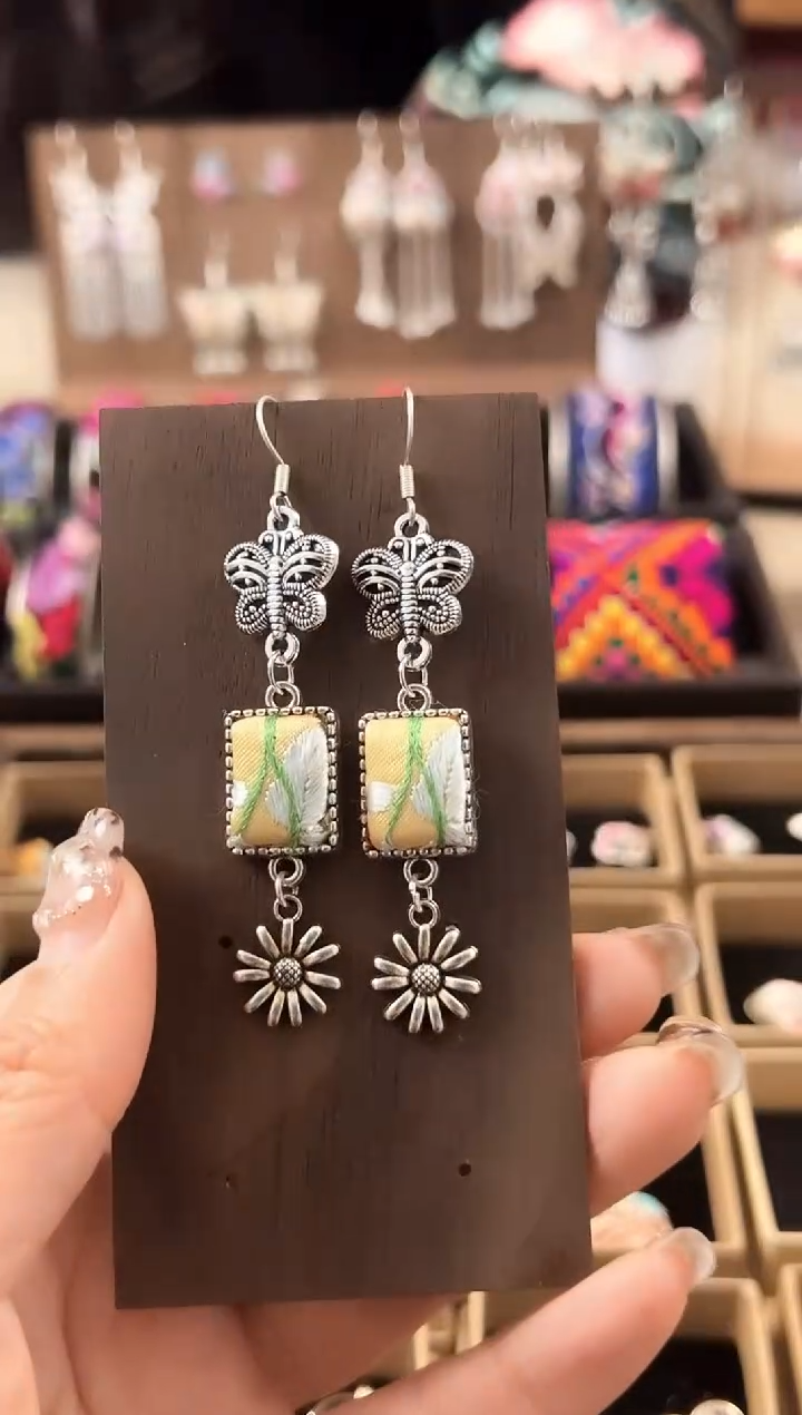 【闪购商品】织绣民族风老绣饰品310