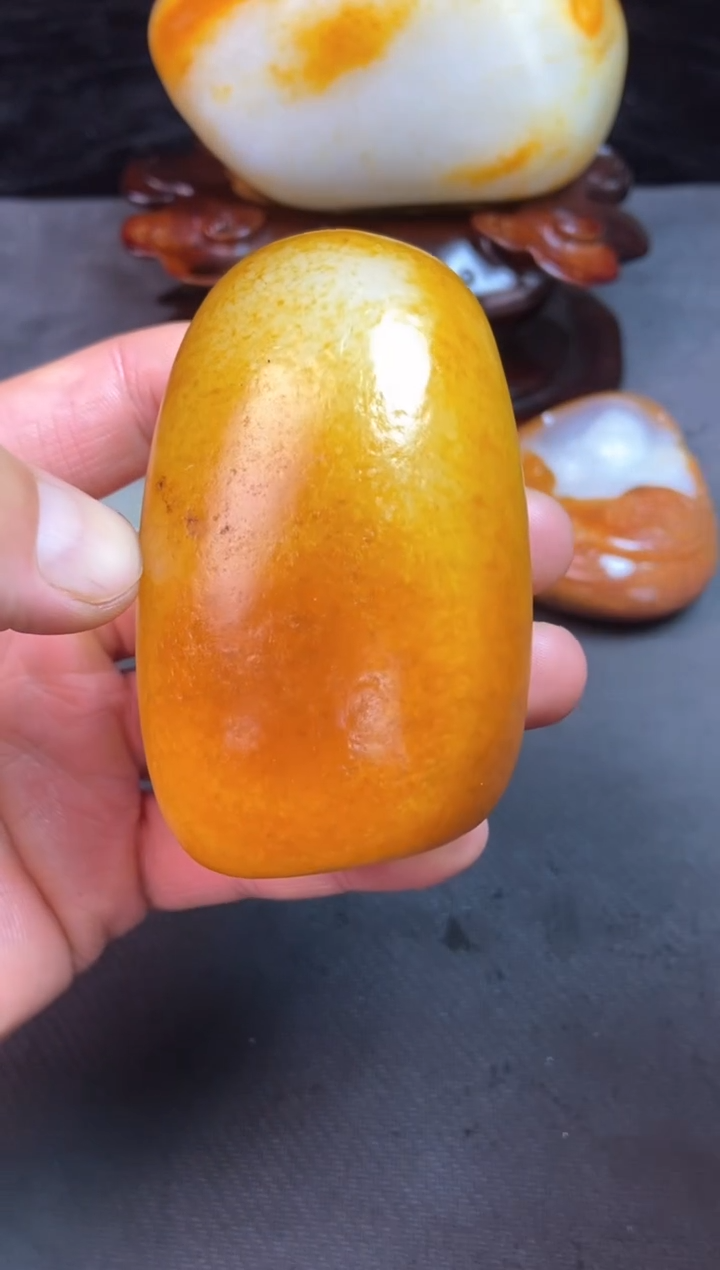 未镶嵌和田玉把件和***理和田玉