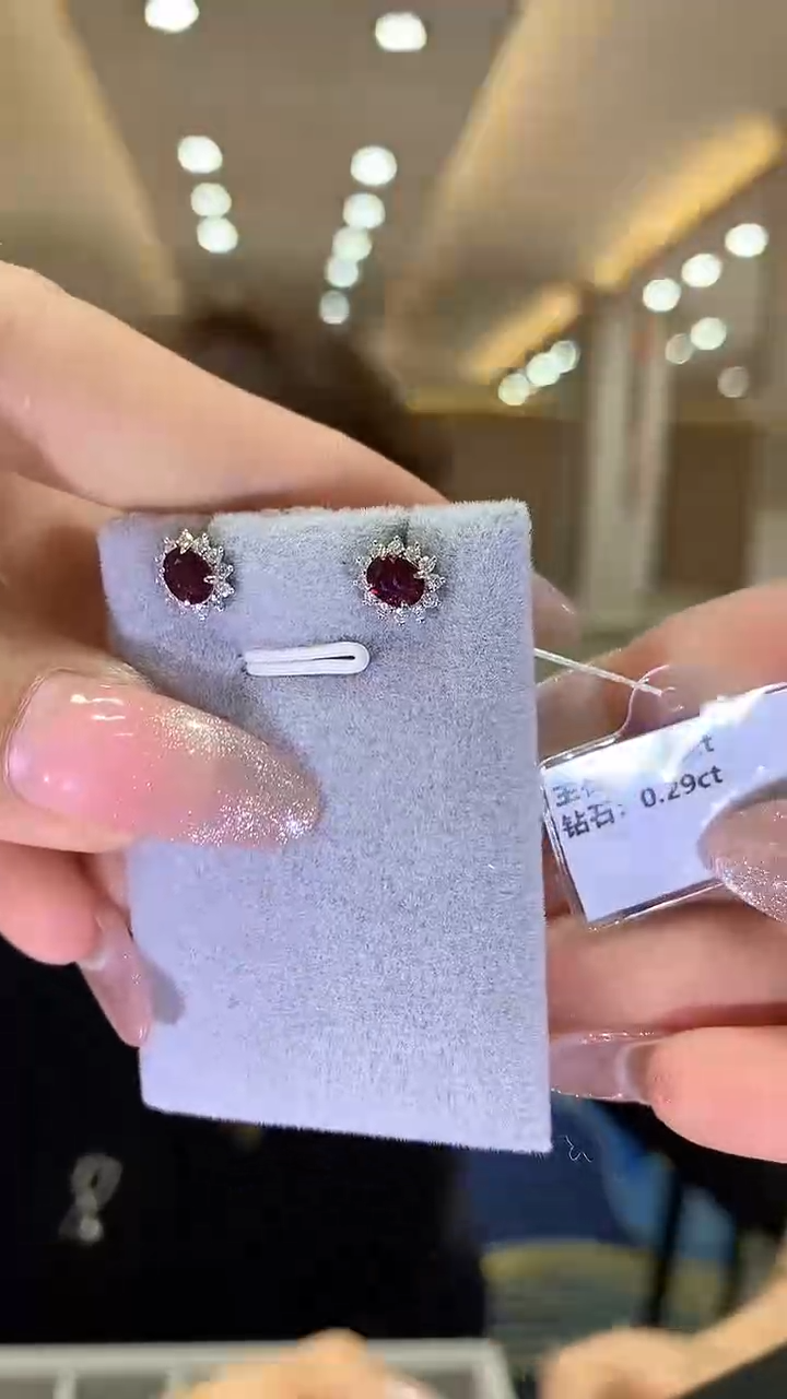 【闪购商品】红宝石耳饰18K金镶嵌1克拉红宝石耳饰