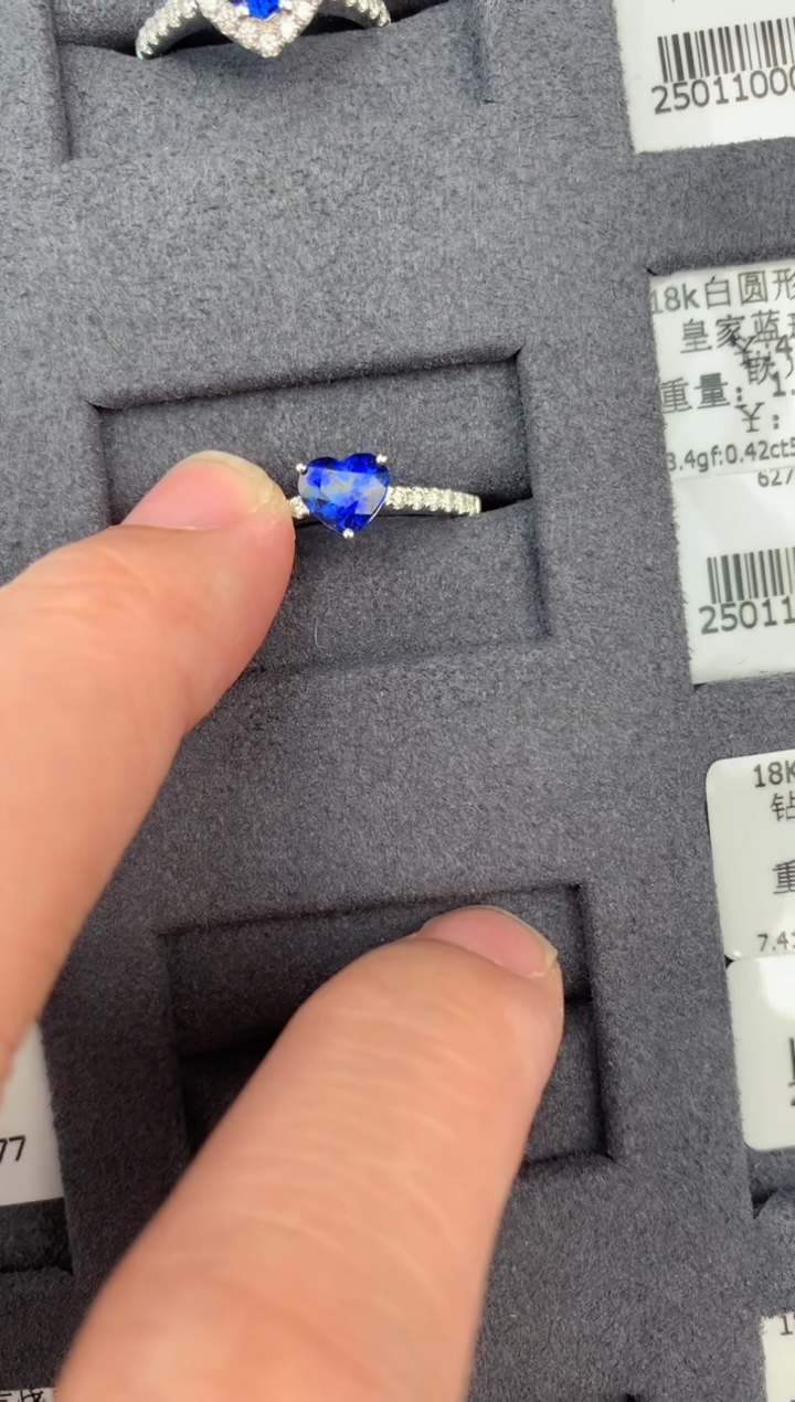 【闪购商品】蓝宝石戒指18K金镶嵌1ct皇家蓝戒指
