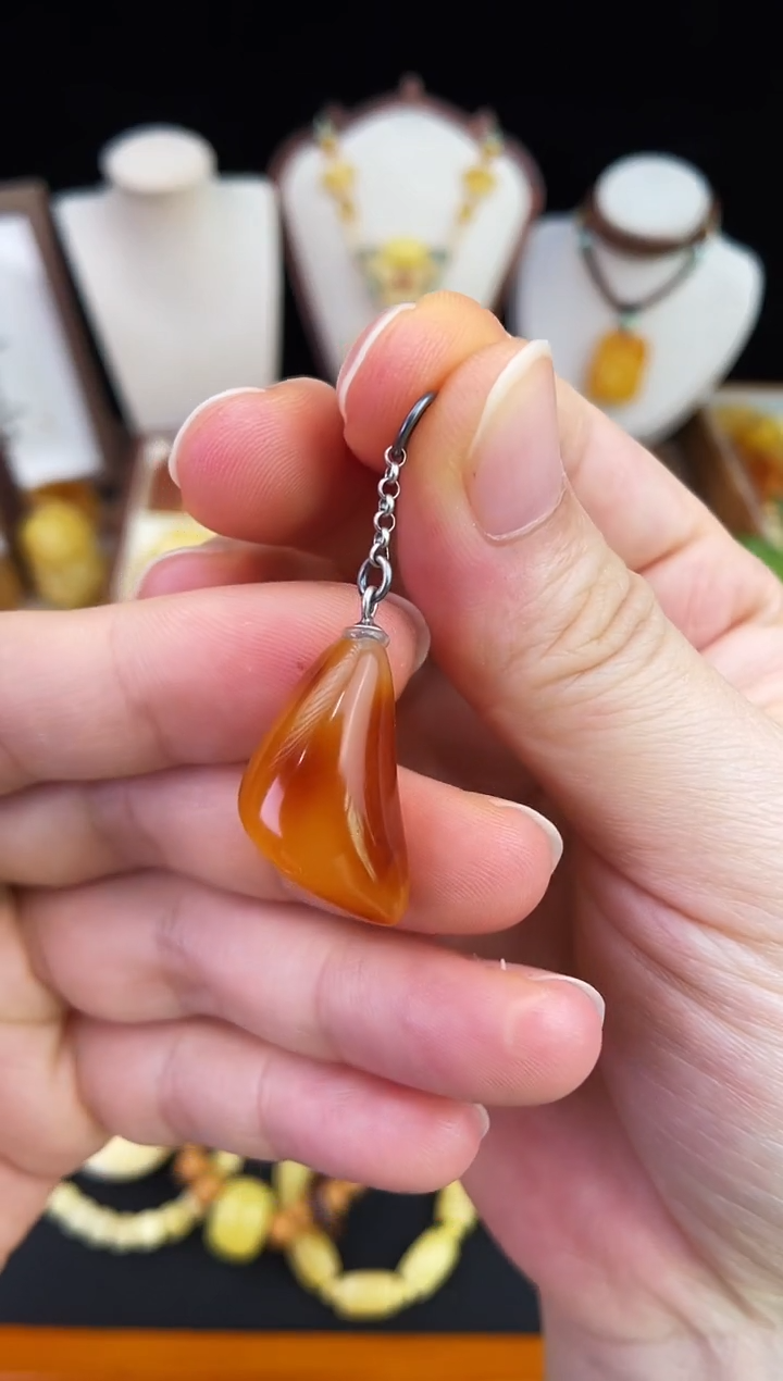 琥珀未镶嵌珠宝奇石柒月