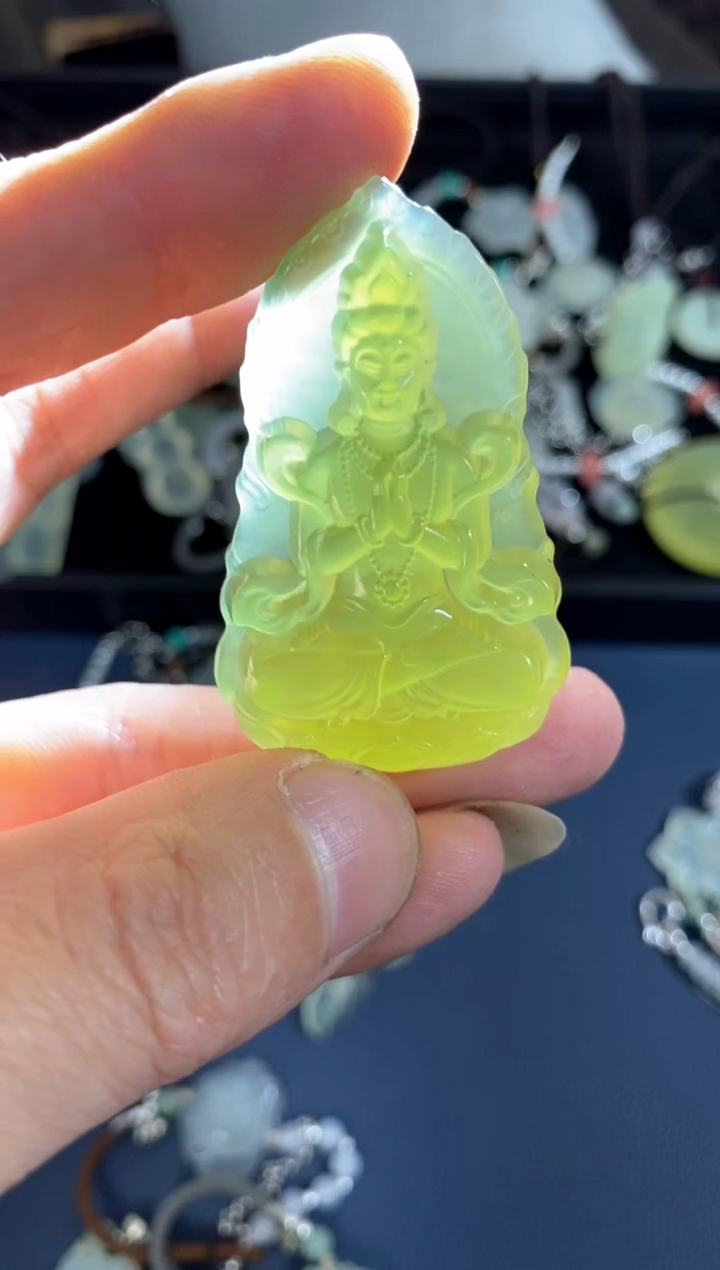 【闪购商品】蛇纹石玉颈饰未镶嵌岫玉