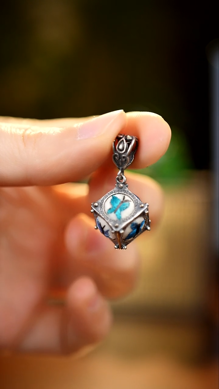 刺绣私人定制苗族手工W39