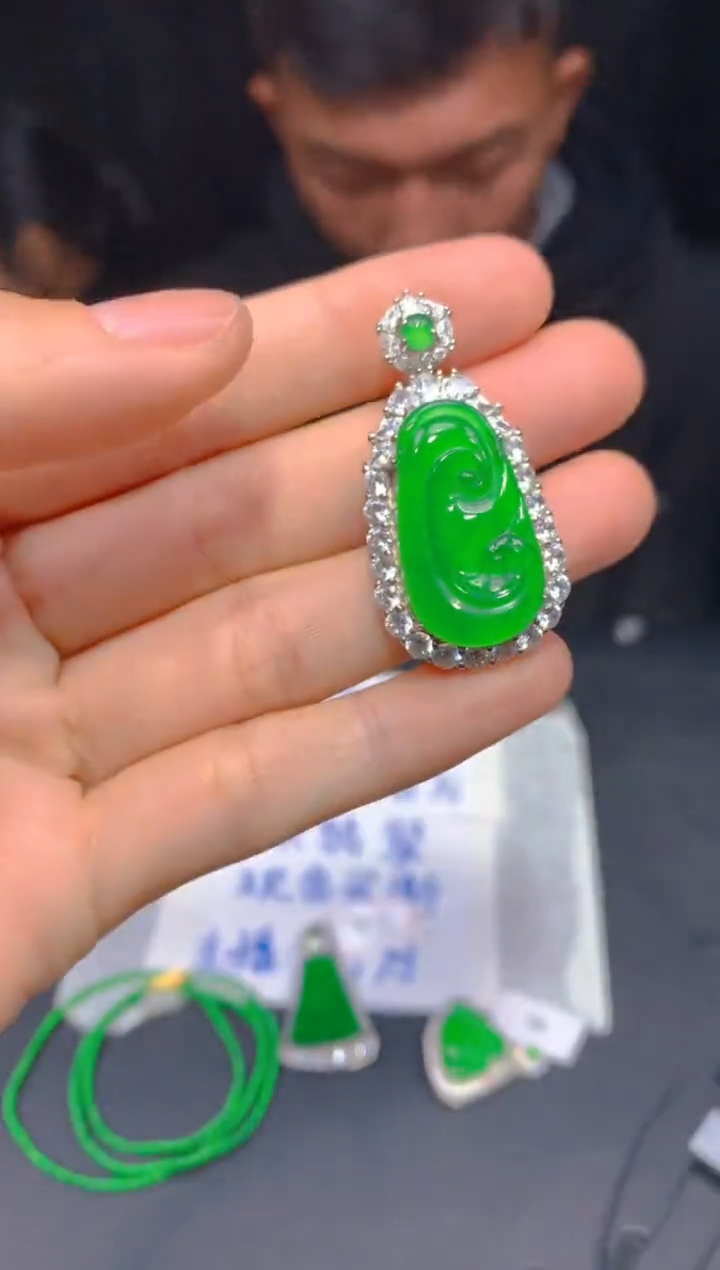 【闪购商品】定制翡翠未镶嵌188多样性发货（发其一）