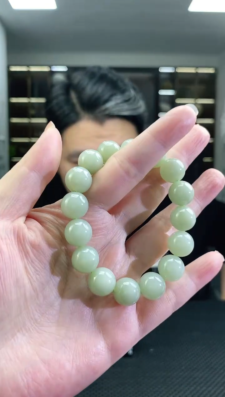 颈饰未镶嵌和田玉圆珠卡12手串