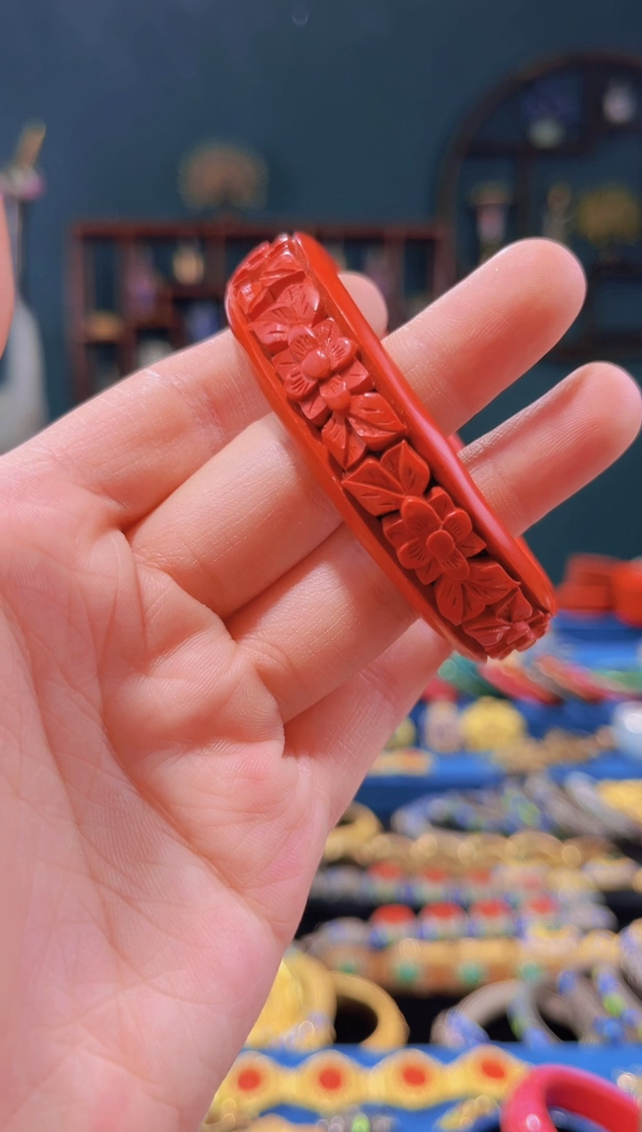 【闪购商品】非遗技艺雕漆手镯 56左右